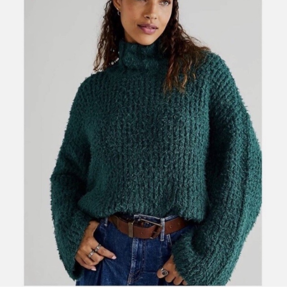 Free People Size Small Green Canyon Fuzzy Sweater Turtleneck Bell Sleeve Knit